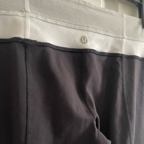 Lululemon Black White Leggings Size 6 - Picture 10 of 13